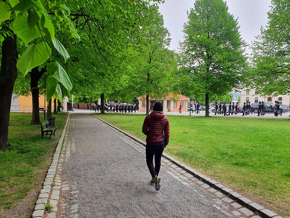 Aylin marschiert durch Oslo