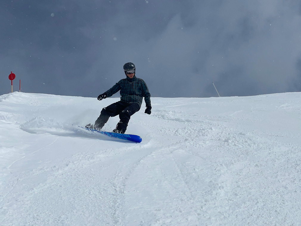 Kim auf dem Snowboard